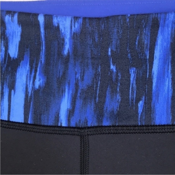 Lululemon Reversible Capri Cropped Legging Pants - Picture 2 of 12